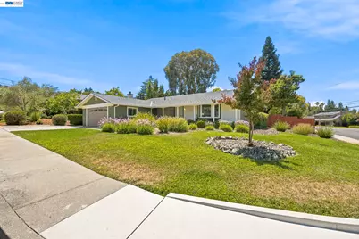 1082 Springfield Dr., Walnut Creek, CA 94598 - Photo 2
