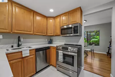 505 Lagunaria Ln, Alameda, CA 94502 - Photo 14