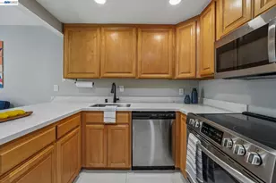 505 Lagunaria Ln, Alameda, CA 94502 - Photo 20