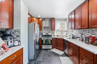 2546 Truman Ave, Oakland, CA 94605 - Photo 8