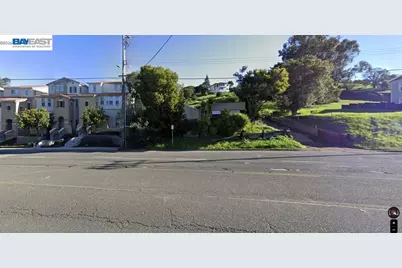 26550 Hayward Blvd, Hayward, CA 94542 - Photo 4