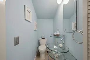 11133 Golf Links Rd, Oakland, CA 94605 - Photo 44