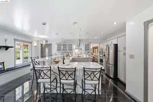 11133 Golf Links Rd, Oakland, CA 94605 - Photo 16