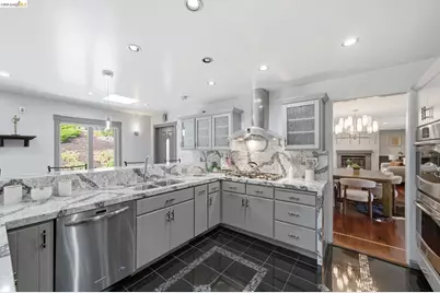11133 Golf Links Rd, Oakland, CA 94605 - Photo 14