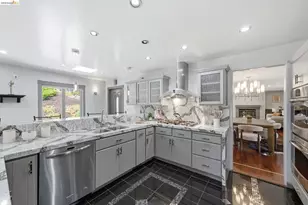 11133 Golf Links Rd, Oakland, CA 94605 - Photo 14