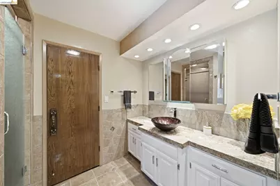 11133 Golf Links Rd, Oakland, CA 94605 - Photo 34