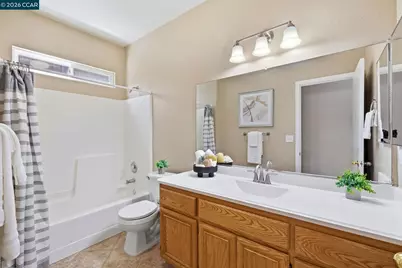 104 Sunpeak Dr, Pittsburg, CA 94565 - Photo 20