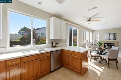 104 Sunpeak Dr, Pittsburg, CA 94565 - Photo 14