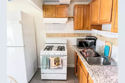 2051 23rd Ave, Oakland, CA 94606 - Photo 28