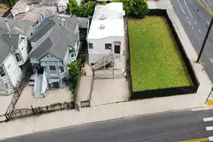 2051 23rd Ave, Oakland, CA 94606 - Photo 2