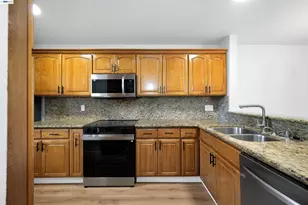 27949 Thornton Ct, Hayward, CA 94544 - Photo 12