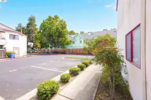 27949 Thornton Ct, Hayward, CA 94544 - Photo 32