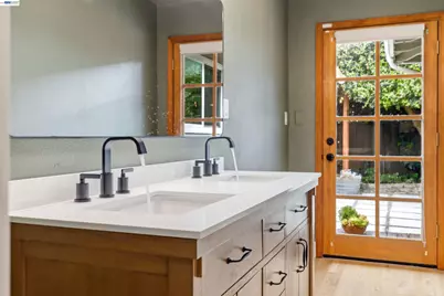 739 Bellarmine Dr, Salinas, CA 93901 - Photo 4