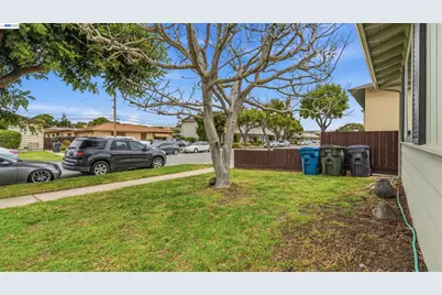 739 Bellarmine Dr, Salinas, CA 93901 - Photo 64