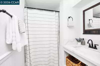 915 Brown Street, Martinez, CA 94595 - Photo 32