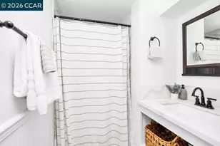 915 Brown St, Martinez, CA 94595 - Photo 32