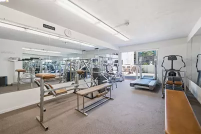 288 Whitmore St #121, Oakland, CA 94611 - Photo 28