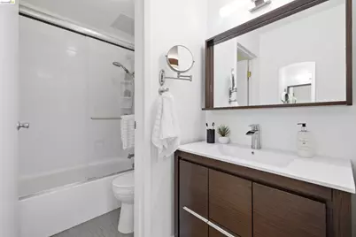 288 Whitmore St #121, Oakland, CA 94611 - Photo 18