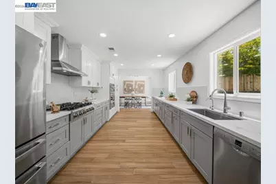 7966 Iglesia Dr, Dublin, CA 94568 - Photo 22