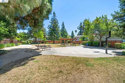 40130 Santa Teresa Cmn, Fremont, CA 94539 - Photo 32