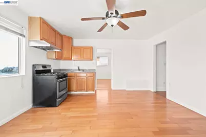 17005 Santa Fe St, Ashland, CA 94541 - Photo 26