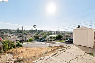 17005 Santa Fe St, Ashland, CA 94541 - Photo 2