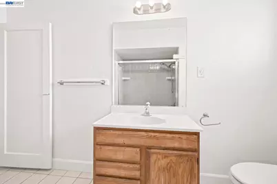 17005 Santa Fe St, Ashland, CA 94541 - Photo 24