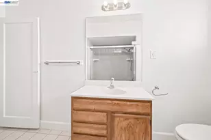 17005 Santa Fe St, Ashland, CA 94541 - Photo 24