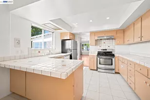 17005 Santa Fe St, Ashland, CA 94541 - Photo 12