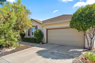 1641 Regent Dr, Brentwood, CA 94513 - Photo 2