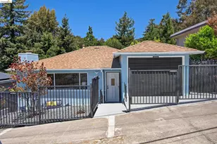 6138 Oakdale Ave, Oakland, CA 94605 - Photo 1