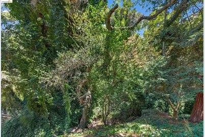 6138 Oakdale Ave, Oakland, CA 94605 - Photo 32