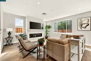2201 Vandeleur Dr, Napa, CA 94558 - Photo 12