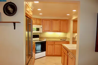 2100 Skycrest Drive #10, Walnut Creek, CA 94595 - Photo 16