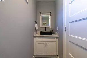 16004 Wellington Way, Castro Valley, CA 94578 - Photo 32