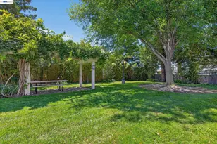 27787 Vasona Ct, Hayward, CA 94544 - Photo 4