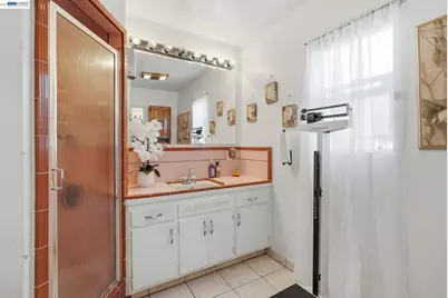 9034 Birch St, Oakland, CA 94603 - Photo 32