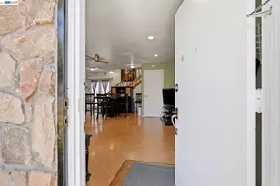 9034 Birch St, Oakland, CA 94603 - Photo 6
