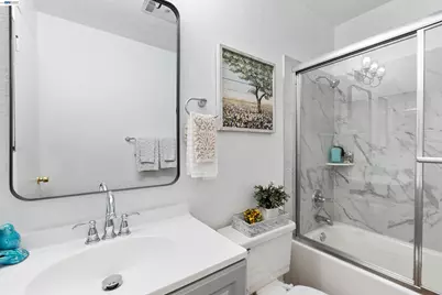 2131 Northwood Cir #D, Concord, CA 94520 - Photo 12