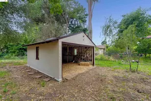 4685 Commonwealth Dr, Oakland, CA 94605 - Photo 32