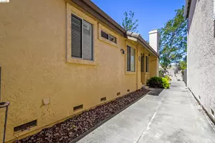 240 Seabury St, Suisun City, CA 94585 - Photo 12