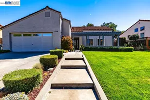 406 Stanford St, Vacaville, CA 95687 - Photo 1