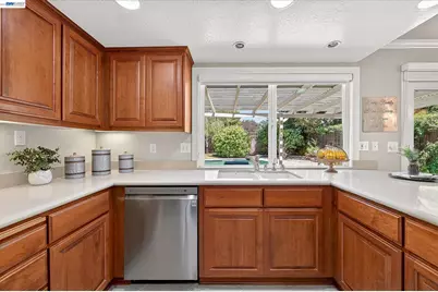 2360 Hampton Rd, Livermore, CA 94550 - Photo 16