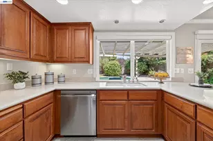 2360 Hampton Rd, Livermore, CA 94550 - Photo 16