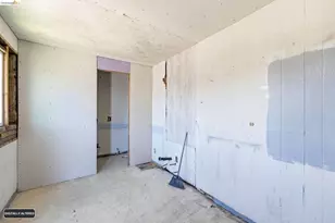 130 Maine Ave, Richmond, CA 94804 - Photo 14