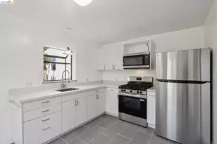 2558 Hilgard Ave, Berkeley, CA 94709 - Photo 50