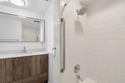 2558 Hilgard Ave, Berkeley, CA 94709 - Photo 52