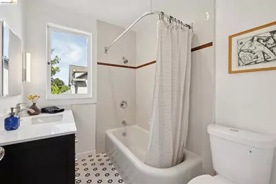 2558 Hilgard Ave, Berkeley, CA 94709 - Photo 44