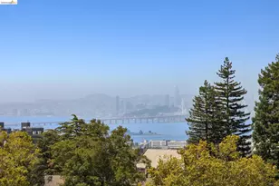 2558 Hilgard Ave, Berkeley, CA 94709 - Photo 30