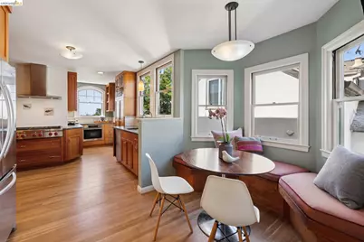2558 Hilgard Ave, Berkeley, CA 94709 - Photo 14